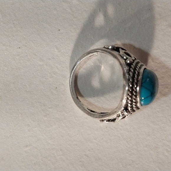 Sterling Silver Blue Turquoise Gemstone Ring - Picture 2 of 3